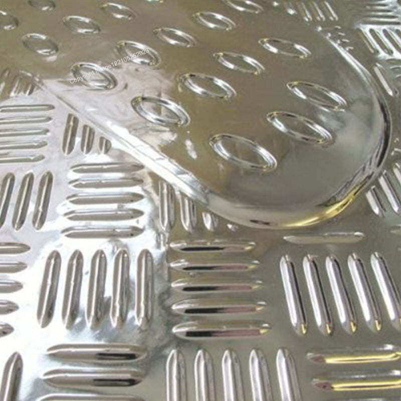 Shiny Silver Chrome Look Checker Style Effect Car Rubber Floor Mats Set of 4 +Caps