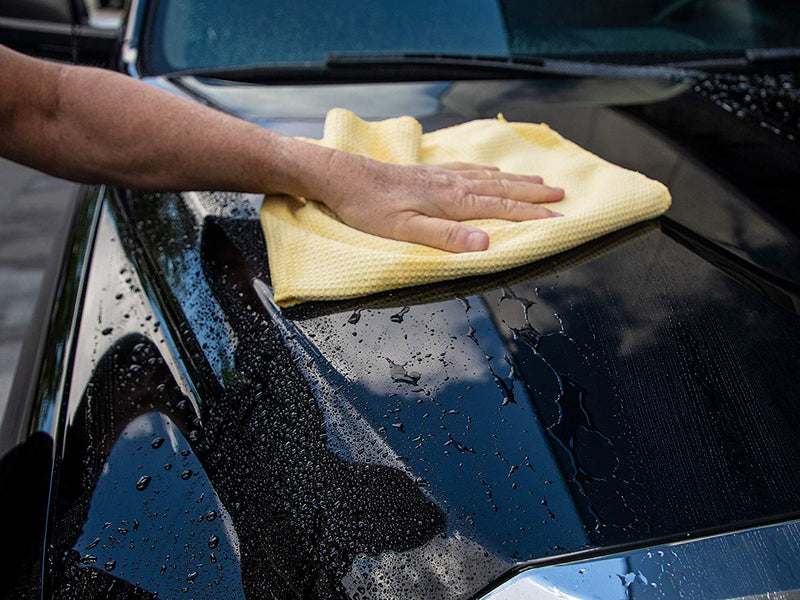 Meguiars Gold Class Car Wash Shampoo & Conditioner 1.89 Litre+Cloth+Polish Pad